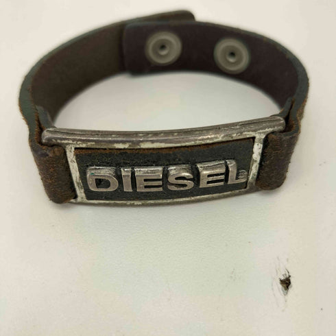 ディーゼル DIESEL ロゴプレート レザーブレスレット イタリア製 レディース