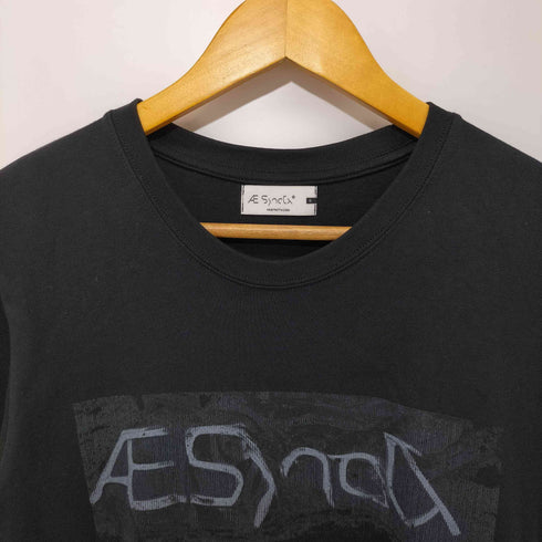 AE Synctx 25SS HOW TO PRONOUNCE IT? T-SHIRT メンズ import:S
