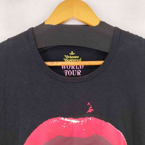 ヴィヴィアンウエストウッド Vivienne Westwood WORLD TOUR フロントプリント S/S Tシャツ メンズ import:L