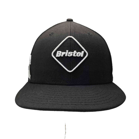 エフシーレアルブリストル F.C.Real Bristol EMBLEM CAP エンブレム サイド ロゴ 刺繍 6パネル キャップ メンズ 7 3/8