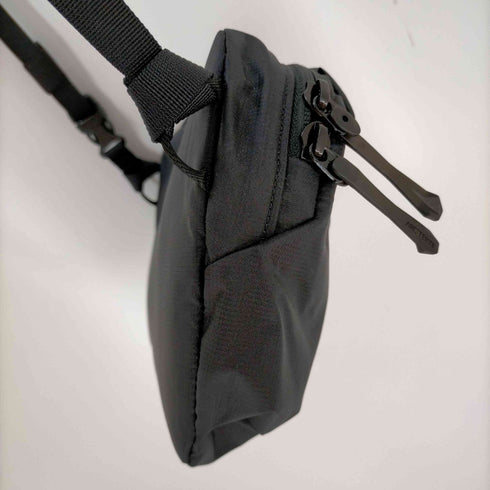 アークテリクス ARCTERYX Heliad 6L Crossbody bag メンズ