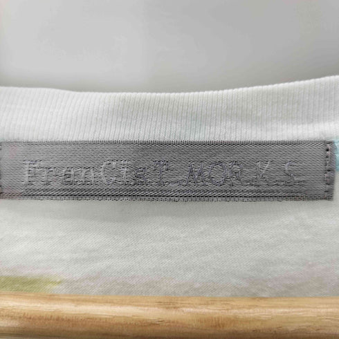 フランシストモークス FranCisT_MOR.K.S ラメプリント VネックTシャツ メンズ JPN:2