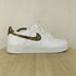 ナイキ NIKE NIKE AIR FORCE 1 LOW RETRO PRM QS WHITE/ELEMENTAL GOLD-DARK HAZEL-BLACK メンズ 10