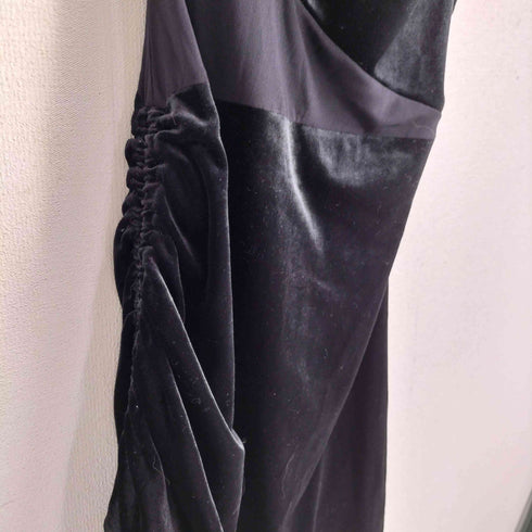 Scchebe ギャザーデザイン ベロア キャミワンピ レディース import:M