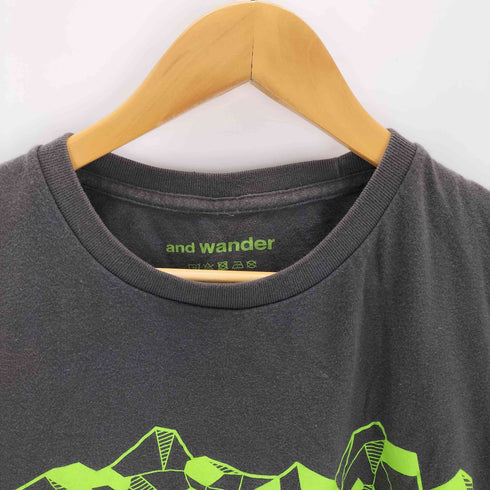 アンドワンダー and wander プリントクルーネックTシャツ メンズ FREE