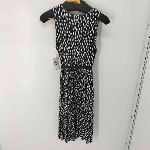スリードッツ three dots 総柄レーヨンノースリーブワンピース レディース