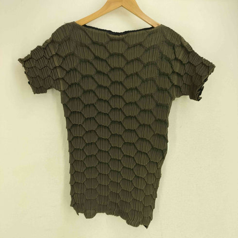 イッセイミヤケ ISSEY MIYAKE リバーシブル ウロコ 3D 立体プリーツカットソー レディース