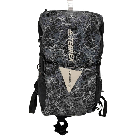 アディダスオリジナルス adidas Originals AEROREADY hiking backpack メンズ