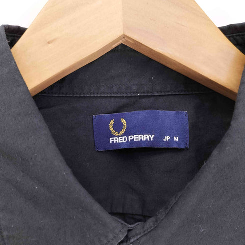 フレッドペリー FRED PERRY ロゴ 刺繍 アシンメトリー ライン デザイン S/S シャツ メンズ import:M