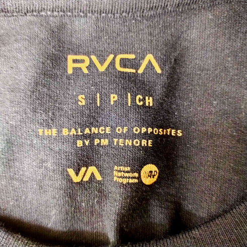 ルーカ RVCA ワンポイント 刺繍 ロゴ グラフィック プリント S/S クルーネック Tシャツ メンズ import:S
