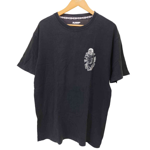 エクストララージ XLARGE SADAM コラボ S/S TEE SADAM HAND メンズ import:XL