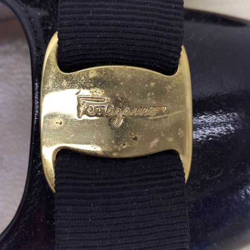 サルヴァトーレフェラガモ Salvatore Ferragamo フェラガモリボン エナメルパンプス レディース US:7