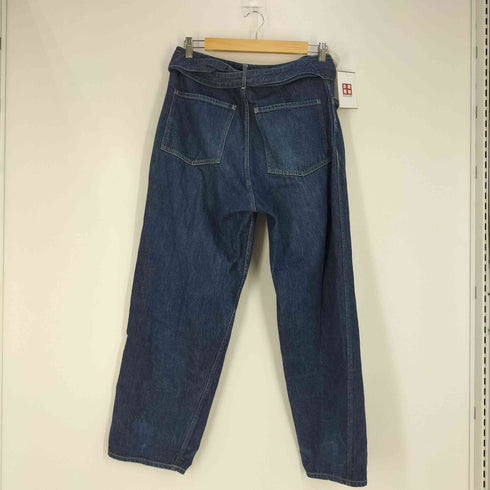 コモリ COMOLI デニムベルテッドパンツ メンズ 1