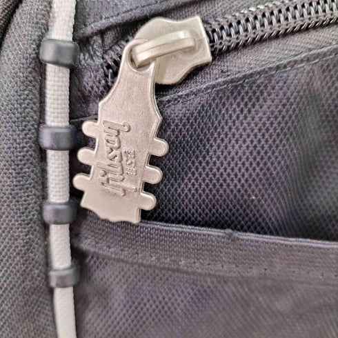 Gibson 企業ロゴ刺繍バックパック メンズ