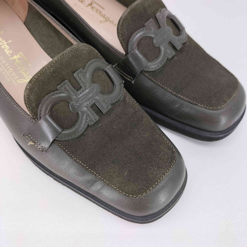 サルヴァトーレフェラガモ Salvatore Ferragamo スエード ガンチーニ ローファー レディース
