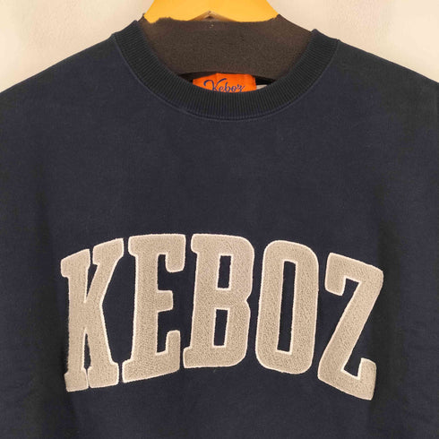 ケボズ KEboz ロゴワッペンクルーネックスウェット メンズ JPN:L