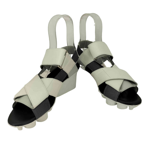 プリーツプリーズイッセイミヤケ PLEATS PLEASE ISSEY MIYAKE ストラップサンダル レディース JPN:24.5