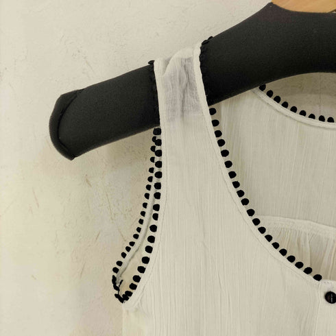 イェッカヴェッカ YECCA VECCA 楊柳ノースリーブシャツ スター刺繍 レディース