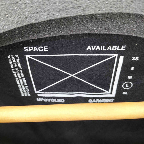 SPACE AVAILABLE フロントプリント Tシャツ メンズ import:XL