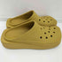クロックス crocs 24SS Classic Blunt Toe Clog Desert Grass レディース M6 W8