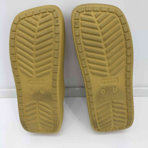 クロックス crocs 24SS Classic Blunt Toe Clog Desert Grass レディース M6 W8