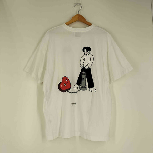 フリークスストア FREAKS STORE Kurt Wu ハートロゴ バックプリント クルーネックTシャツ メンズ JPN:L