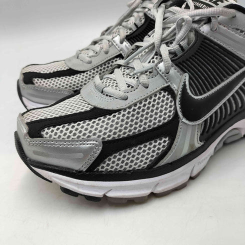 ナイキ NIKE Zoom Vomero 5 Metallic Silver Pure Platinum ズーム ボメロ5 メタリックシルバー ピュアプラチナム スニーカー メンズ JPN:27.5