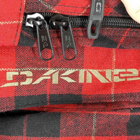 ダカイン DAKINE ロゴ刺繍マルチポケットバックパック メンズ