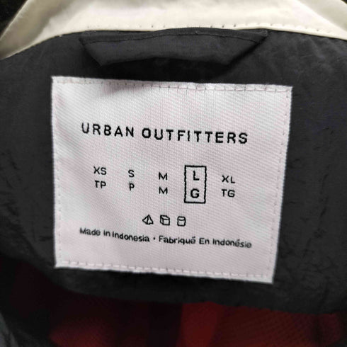 アーバンアウトフィッターズ URBAN OUTFITTERS ラインデザインナイロンジャケット メンズ import:L