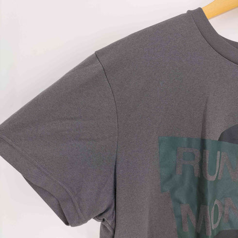 ナイキアンダーカバーギャクソウ NIKE UNDERCOVER GYAKUSOU GYAKUSOU DRI-FIT RUNNING MONKS キャラクター プリント S/S クルーネック Tシャツ メンズ import:XL