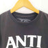 アンタイヒーロー ANTIHERO プリント クルーネック半袖Tシャツ メンズ JPN:M