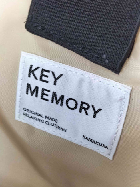 KEY MEMORY 刺繍ロゴ バックパック レディース