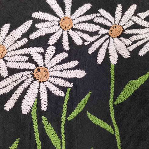 ニッチ niche. Flower EMB Neck Sweat-Cosmos メンズ L