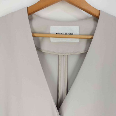 ナチュラルビューティーベーシック NATURAL BEAUTY BASIC ノーカラーVネックコート レディース JPN:M