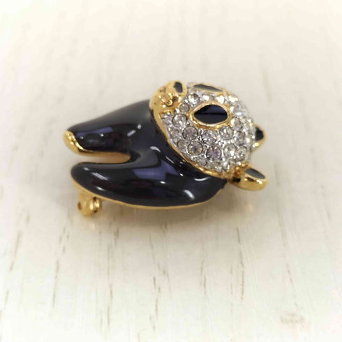 A&S The Attwood Collection パンダ ブローチ レディース