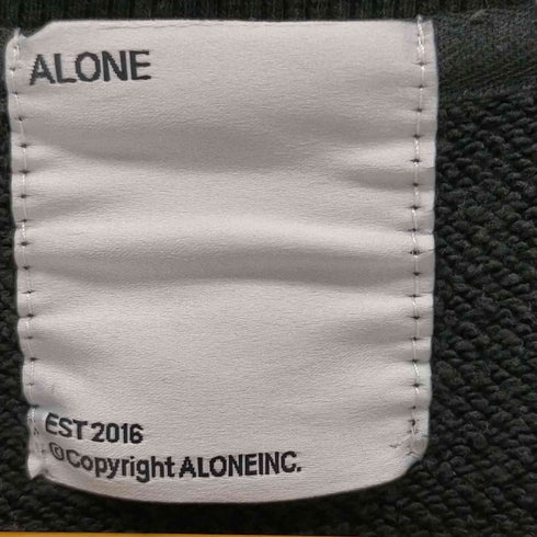 ALONE プリントクルーネックスウェット メンズ 4
