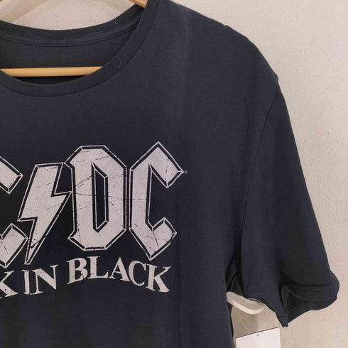 BACK IN BLACK クルーネックtシャツ メンズ