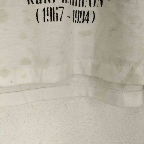 THE END OF MUSIC 袖裾シングル 両面プリントクルーネックアーティストTシャツ メンズ