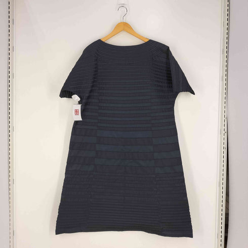 イッセイミヤケ ISSEY MIYAKE マルチプリーツ ボーダー ボートネック ワンピース レディース JPN:2