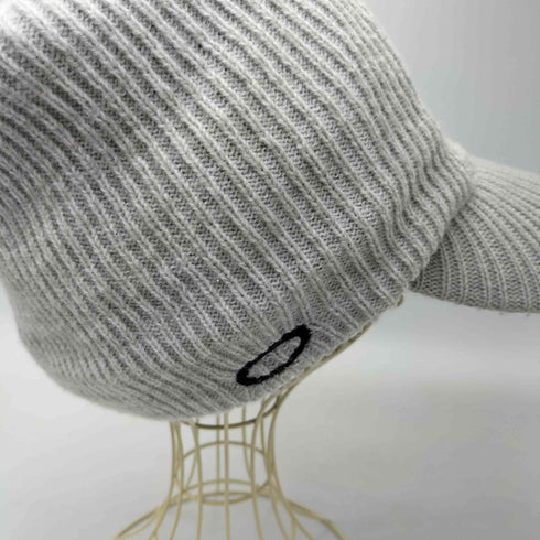 オークリー OAKLEY つば付き ニット帽 ロゴ刺繍 ゴルフウェア キャップ メンズ