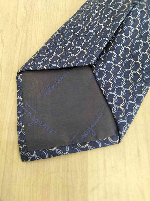 サルヴァトーレフェラガモ Salvatore Ferragamo MADE IN ITALY 馬柄シルクネクタイ メンズ