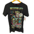 フィフティーファイブディーエスエル 55DSL WHAAAT キャラクター プリント S/S Tシャツ メンズ import:S