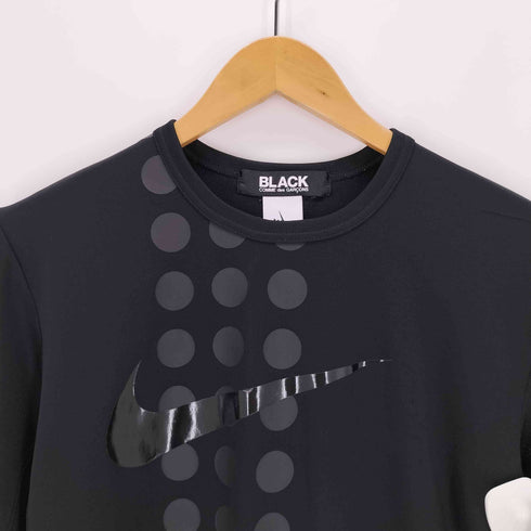 ブラックコムデギャルソン BLACK COMME des GARCONS スウォッシュロゴプリント ドットL/Sカットソー レディース JPN:M