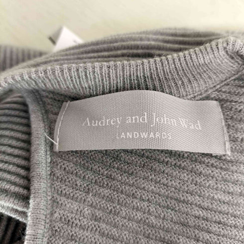オードリーアンドジョンワッド Audrey and John Wad リブ切替 バックスリット クルーネック ニット レディース FREE