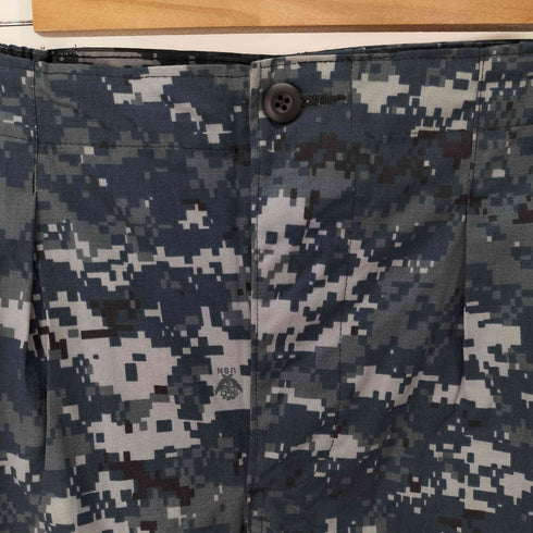 ユーエスネイビー U.S.NAVY NWUデジタルパターンカモ柄カーゴパンツ メンズ 29/32