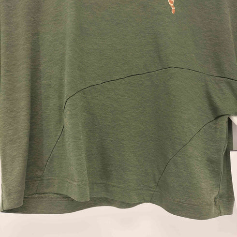 プーマ PUMA ワンポイントジラフ柄ロゴTシャツ レディース import:S