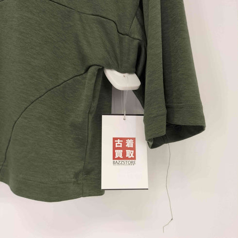 プーマ PUMA ワンポイントジラフ柄ロゴTシャツ レディース import:S