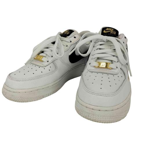 ナイキ NIKE AIR FORCE 1 07 ESS ローカットスニーカー レディース JPN:24