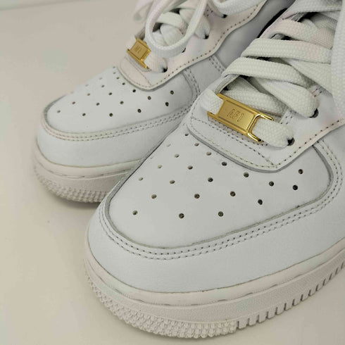 ナイキ NIKE AIR FORCE 1 07 ESS ローカットスニーカー レディース JPN:24