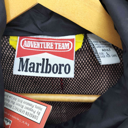 マルボロ Marlboro 90S ADVENTURE TEAM ジップアップ 裏地メッシュ フーデッド ナイロンジャケット コピーライト 1992年 DEADSTOCK デッドストック メンズ import:L